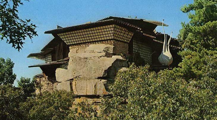 خانه ای عجیب در صخره، تصاویر